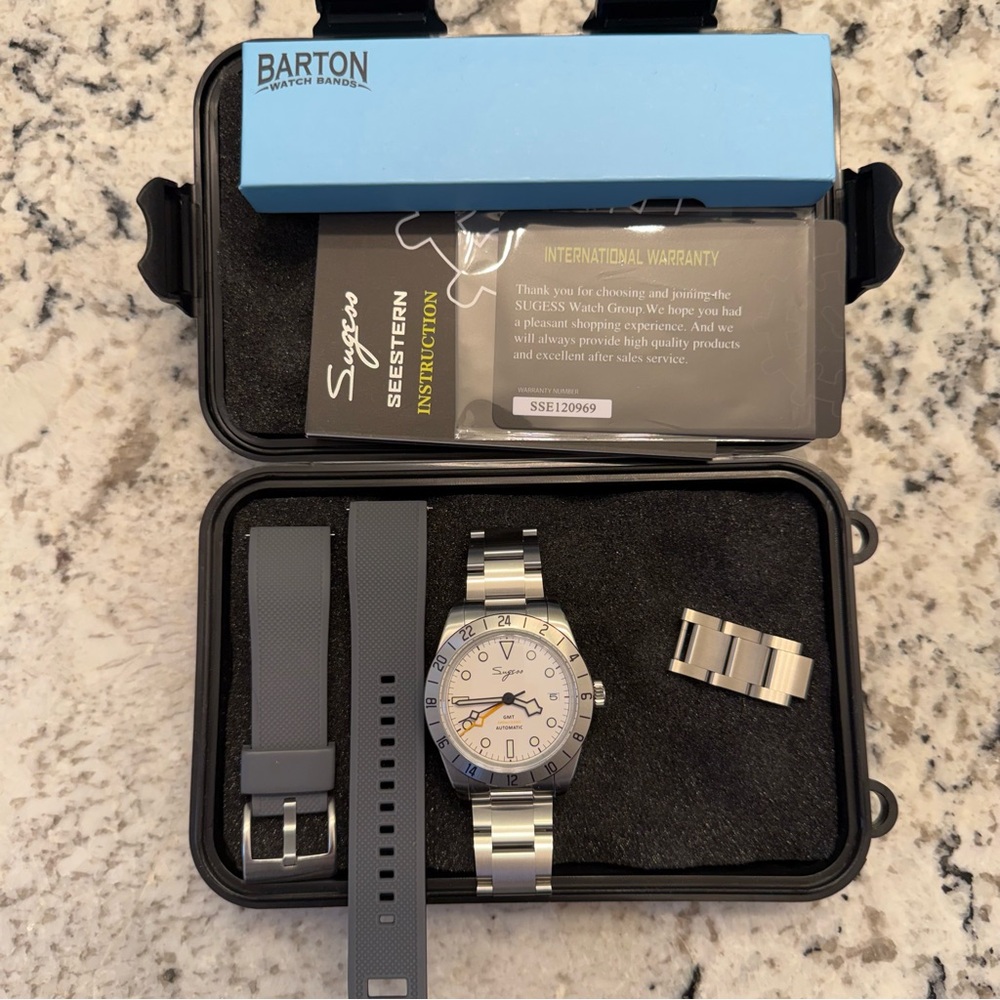 Sugess Automatic GMT polar dial, Seiko movement watch. EUC box/papers/extra band